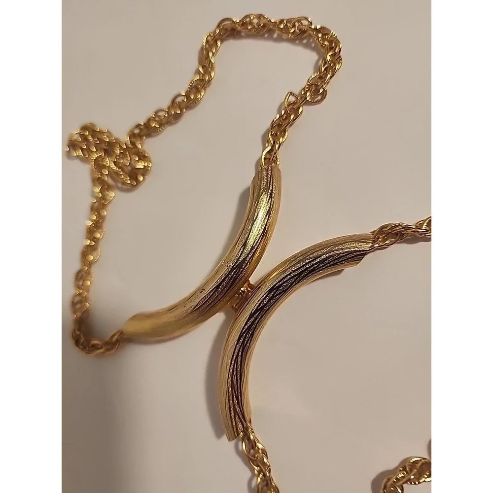 NOS Two‎ Piece Clasp Belt Buckle Women's Gold tone Textured Metal 80's Fashion
